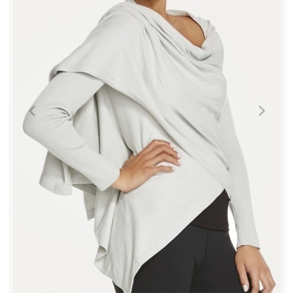 Fabletics NWOT Savanna wrap shrug SIZE SMALL